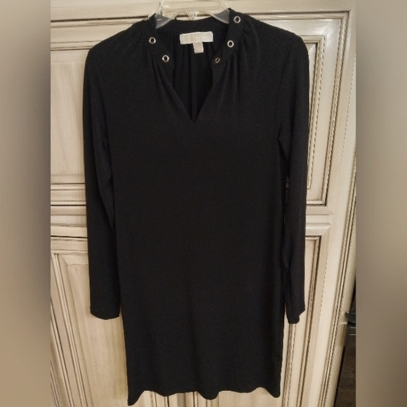 Michael Kors Black Small Top‎ With Accent Grommets - Picture 1 of 4